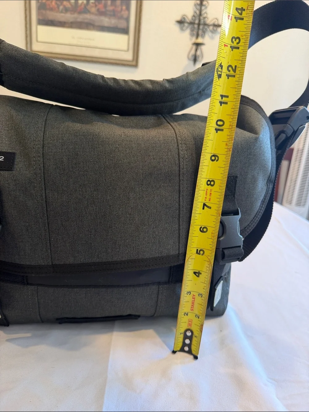 Timbuk2 Black Messenger Bag with Padded Shoulder Strap great size
